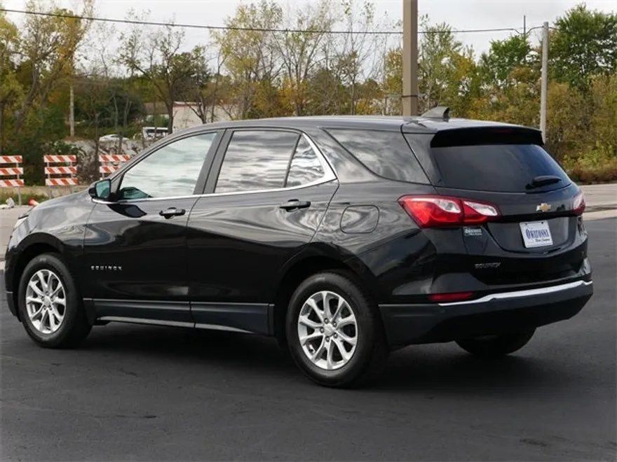 2021 Chevrolet Equinox LT photo 1