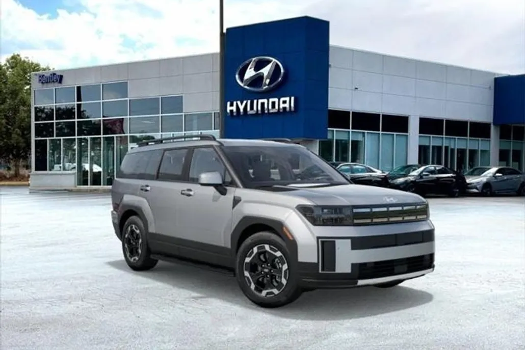 2025 Hyundai Santa Fe SEL photo 1