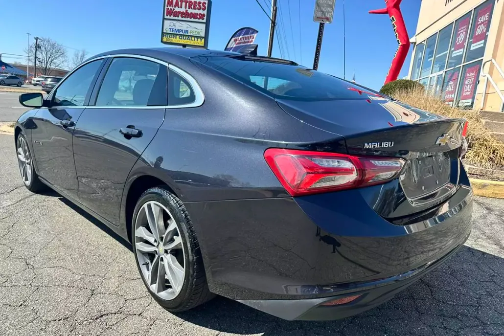 2022 Chevrolet Malibu 1LT photo 1