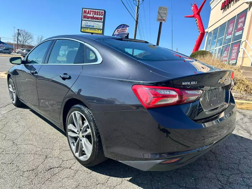 2022 Chevrolet Malibu 1LT photo 1