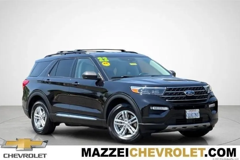 2022 Ford Explorer XLT photo 1