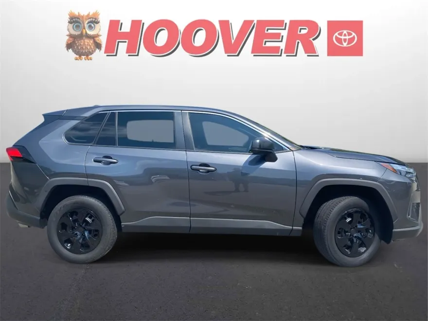2023 Toyota RAV4 LE photo 1