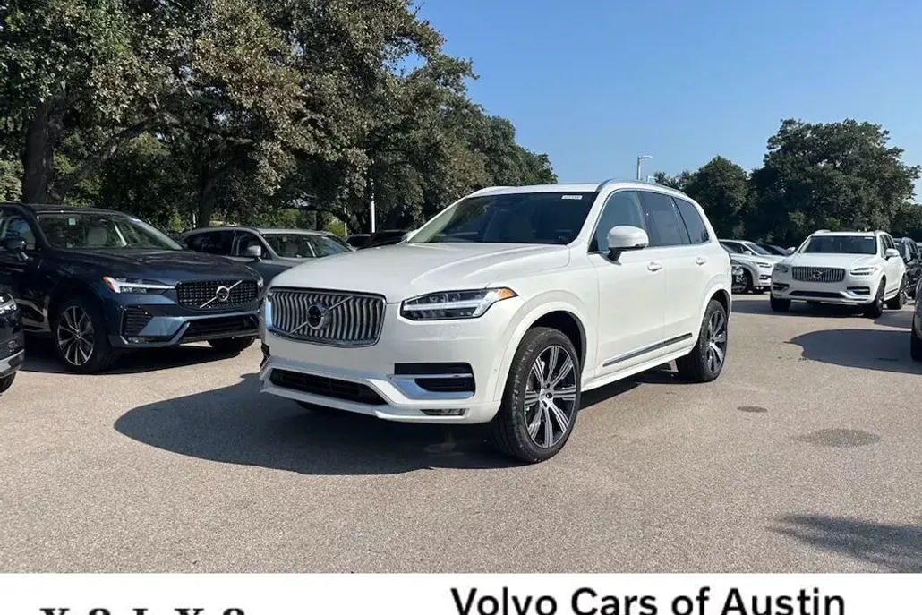 2025 Volvo XC90 Plus AWD photo 1