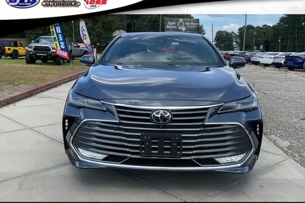 2020 Toyota Avalon Limited photo 1