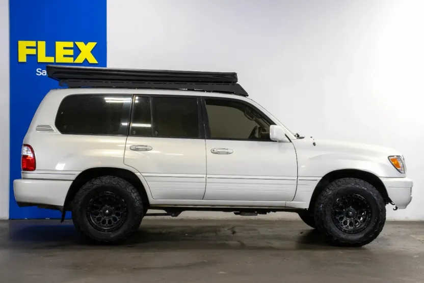 1998 Lexus LX 470 photo 1