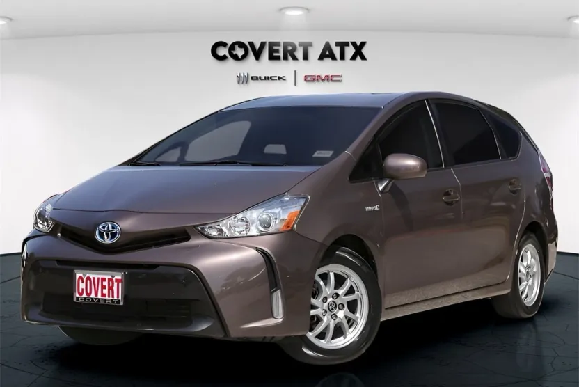 2017 Toyota Prius V Three photo 1