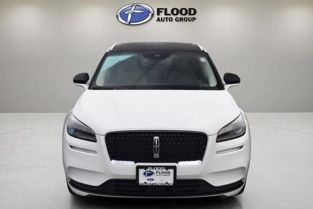 2022 Lincoln Corsair Standard photo 1