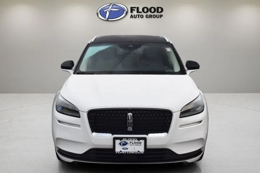 2022 Lincoln Corsair Standard photo 1