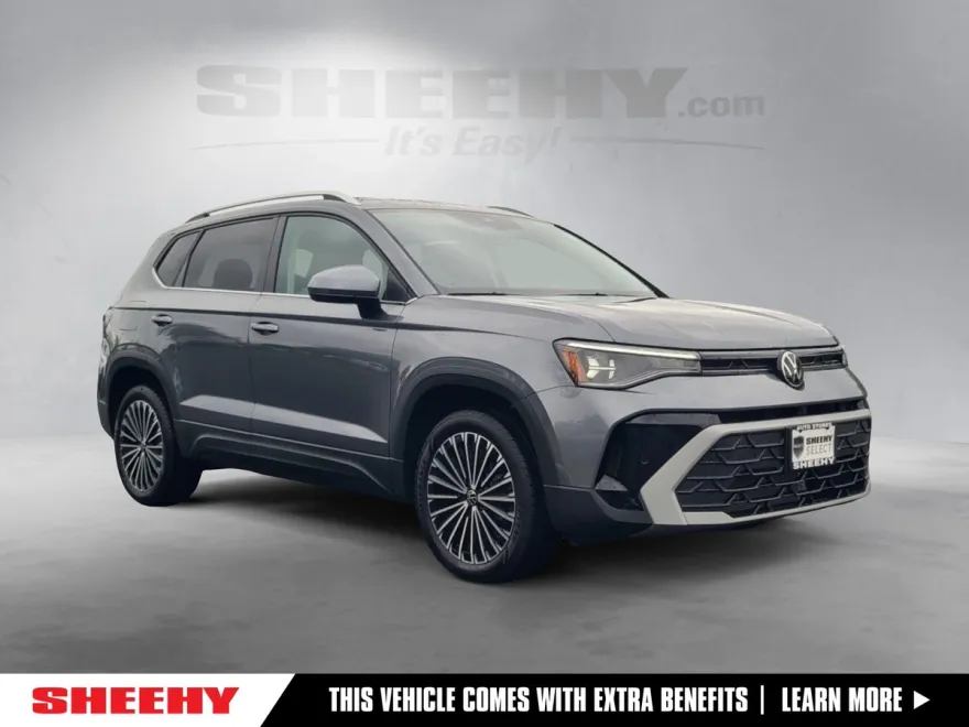 2025 Volkswagen Taos SE photo 1