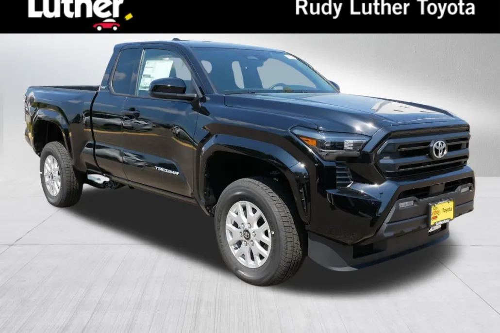 2025 Toyota Tacoma SR5 XtraCab photo 1