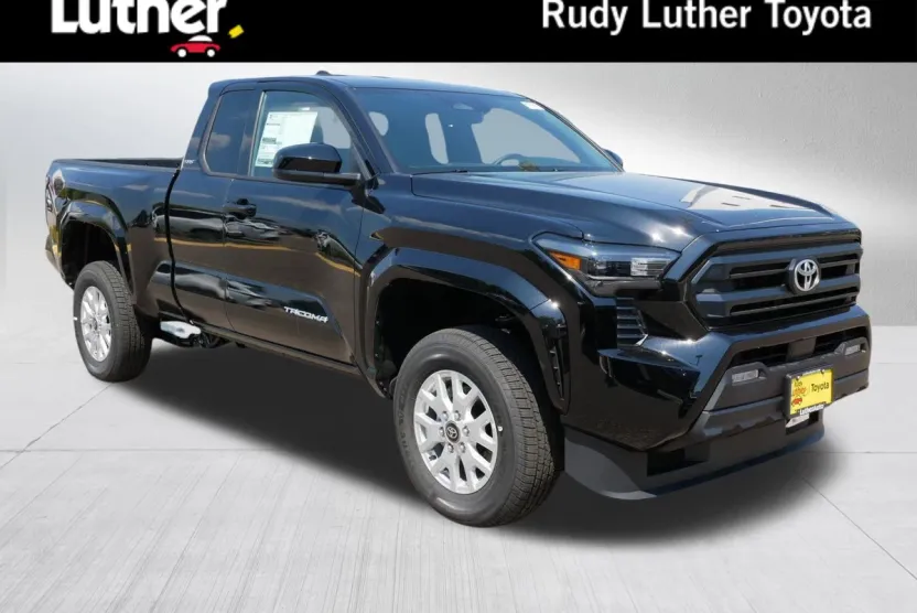 2025 Toyota Tacoma SR5 XtraCab photo 1