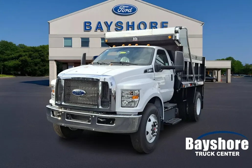 2025 Ford F-650 photo 1