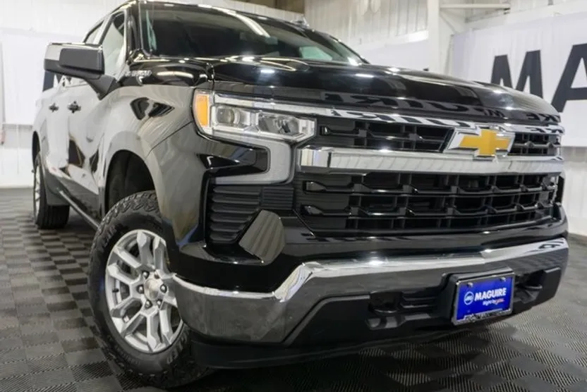 2024 Chevrolet Silverado 1500 LT photo 1