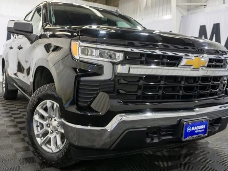 2024 Chevrolet Silverado 1500 LT photo 1