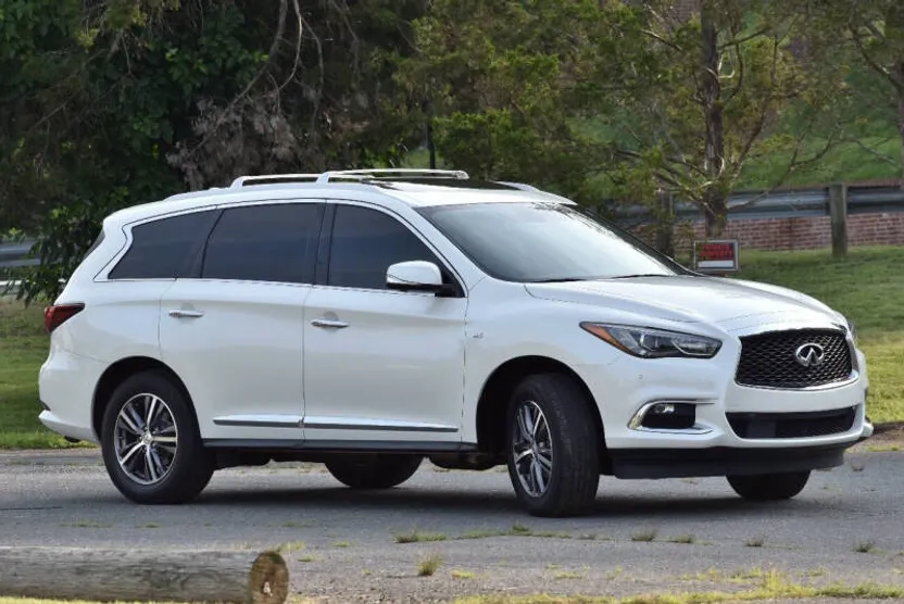 2017 Infiniti QX60 photo 1