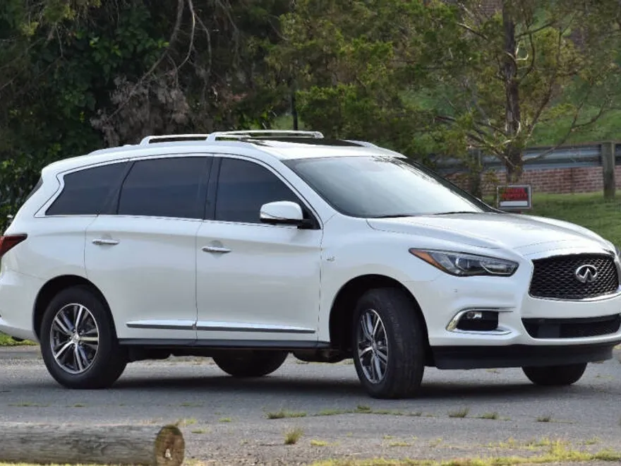 2017 Infiniti QX60 photo 1