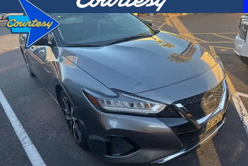 2021 Nissan Maxima SV photo 1