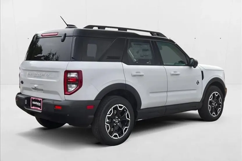 2025 Ford Bronco Sport Outer Banks photo 1
