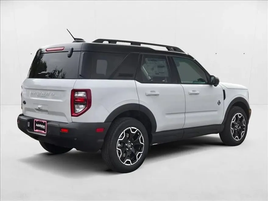 2025 Ford Bronco Sport Outer Banks photo 1