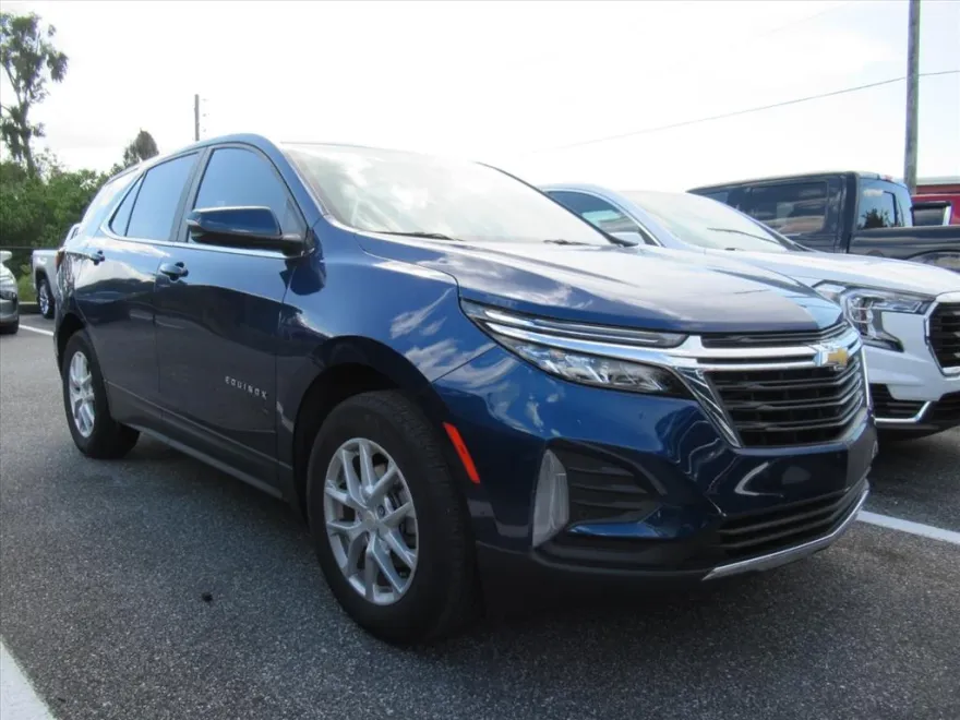 2023 Chevrolet Equinox LT photo 1