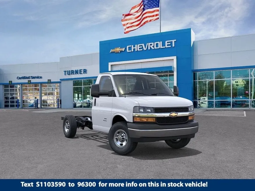 2025 Chevrolet Express Cutaway 3500 photo 1