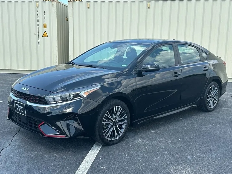 2023 Kia Forte GT-Line photo 1