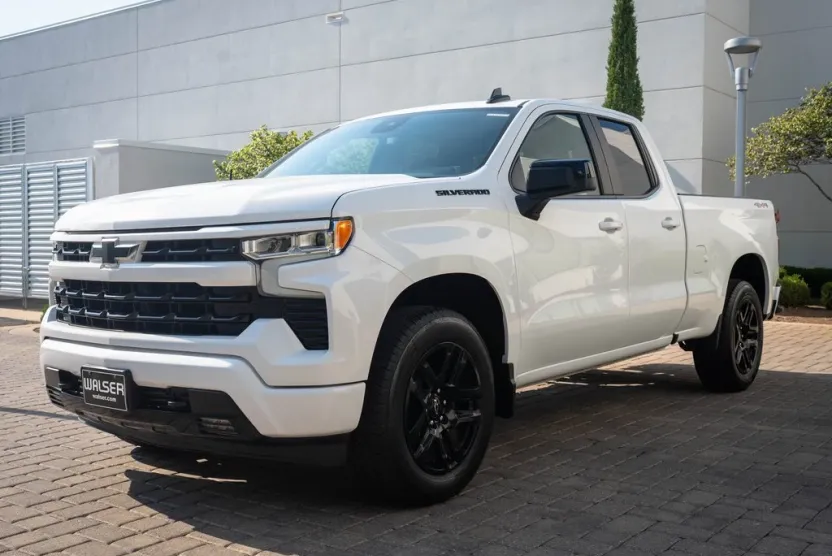 2024 Chevrolet Silverado 1500 RST photo 1