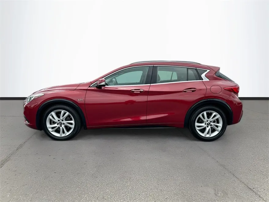 2019 Infiniti QX30 Luxe photo 1