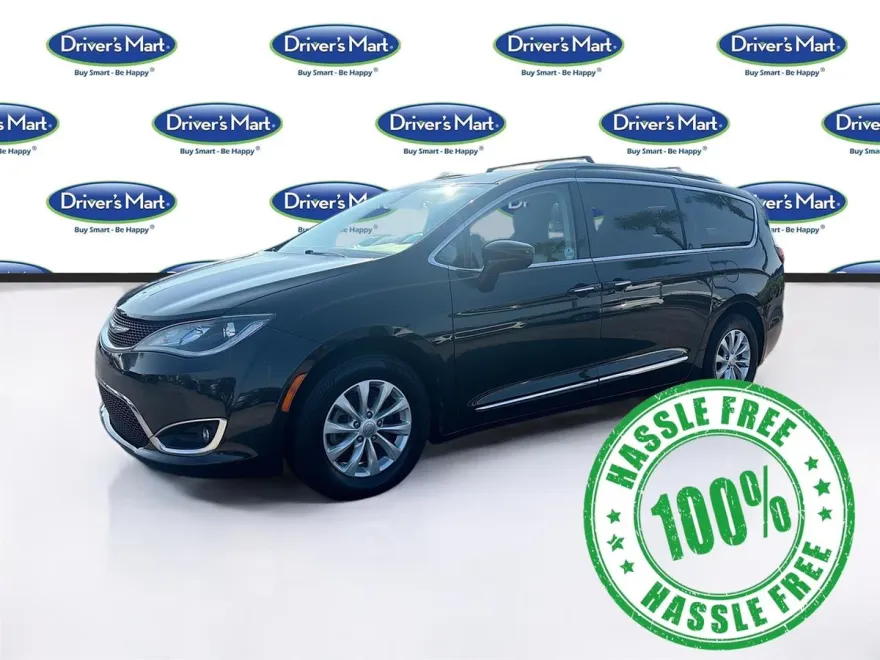 2019 Chrysler Pacifica Touring L photo 1