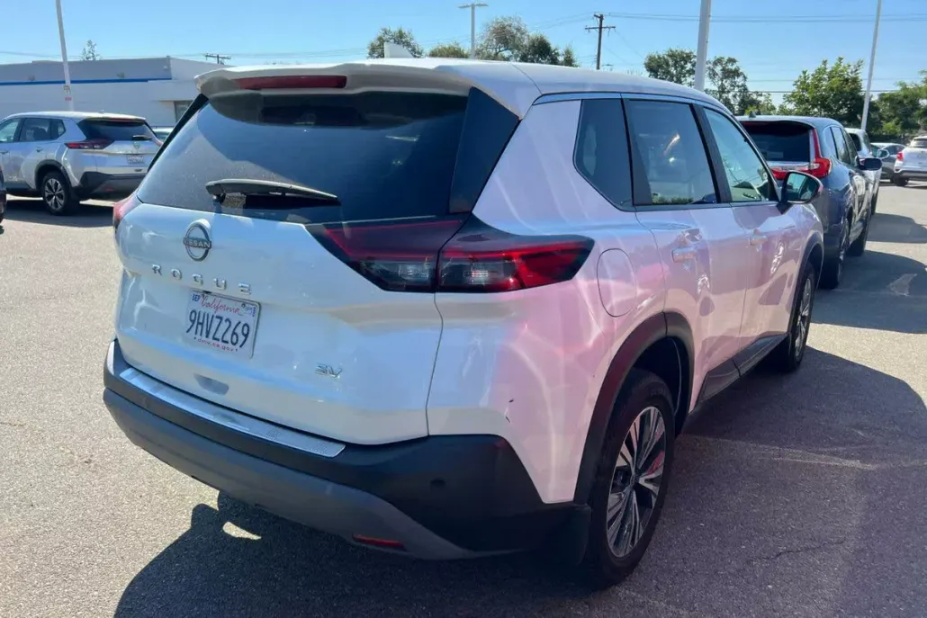 2023 Nissan Rogue SV photo 1