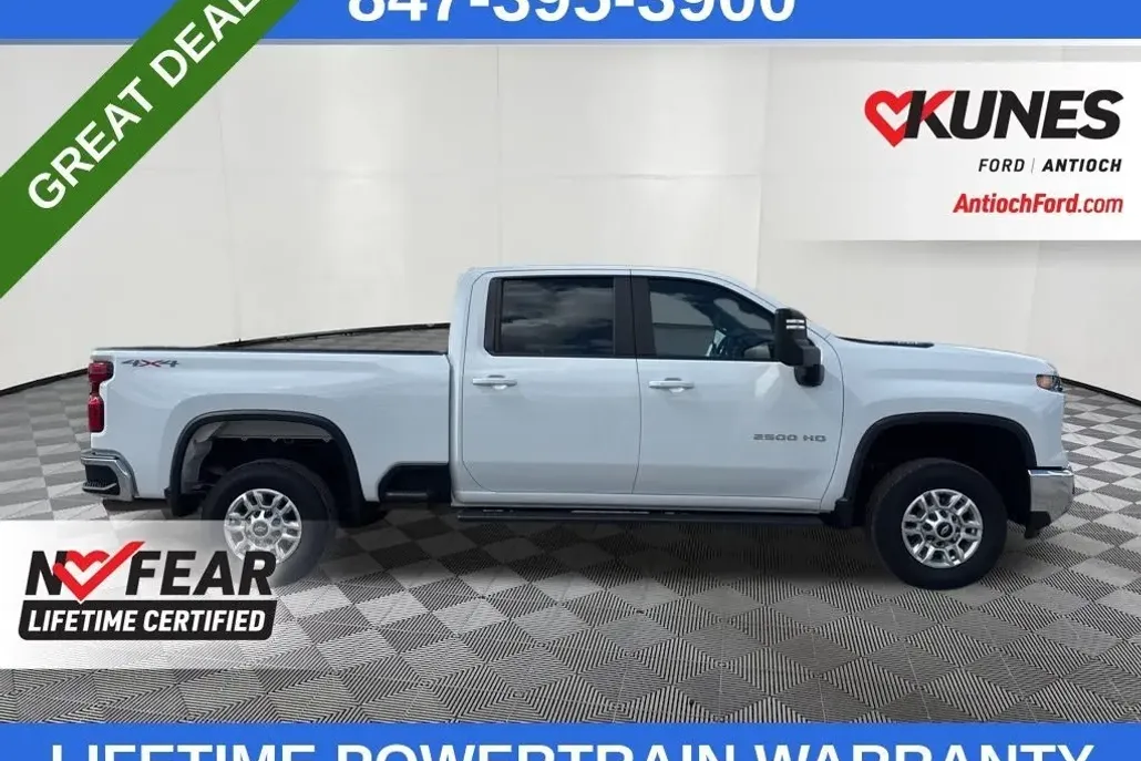 2024 Chevrolet Silverado 2500HD LT photo 1