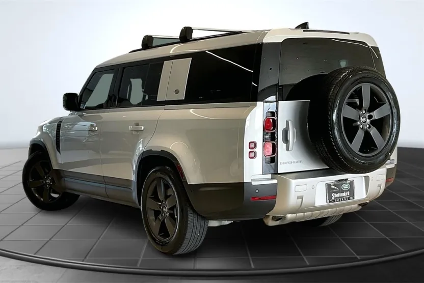 2024 Land Rover Defender 130 S photo 1