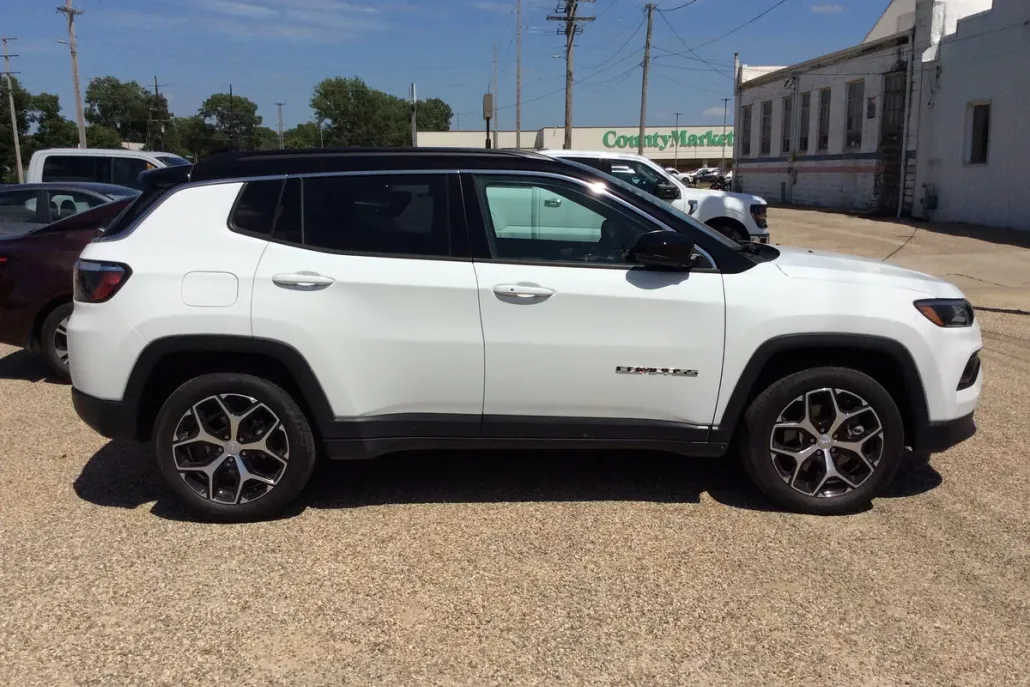 2024 Jeep Compass Limited photo 1