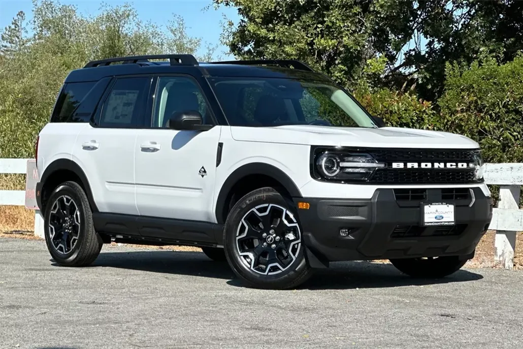 2025 Ford Bronco Sport Outer Banks photo 1