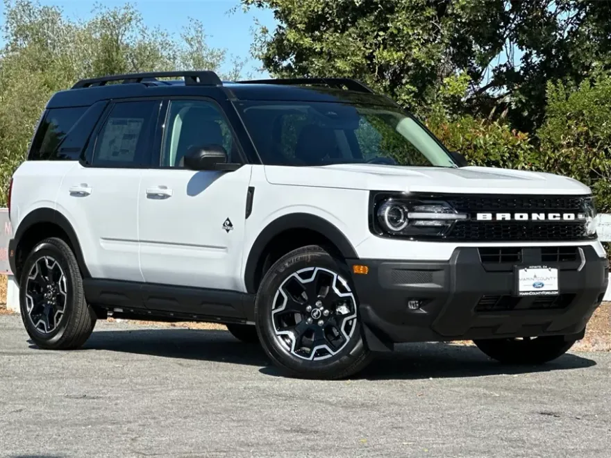 2025 Ford Bronco Sport Outer Banks photo 1