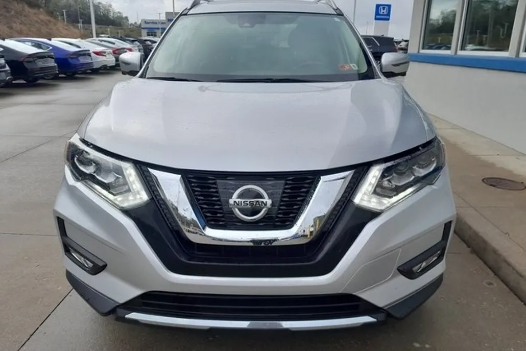 2017 Nissan Rogue SL photo 1