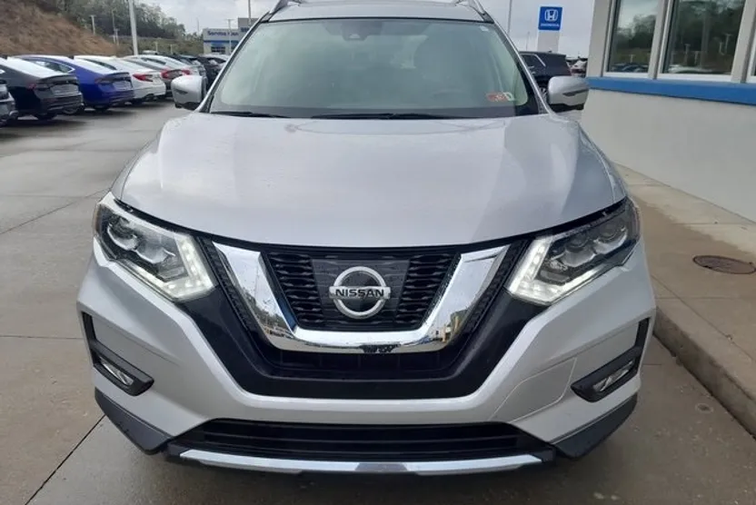 2017 Nissan Rogue SL photo 1
