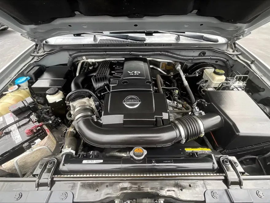 2017 Nissan Frontier SV photo 9