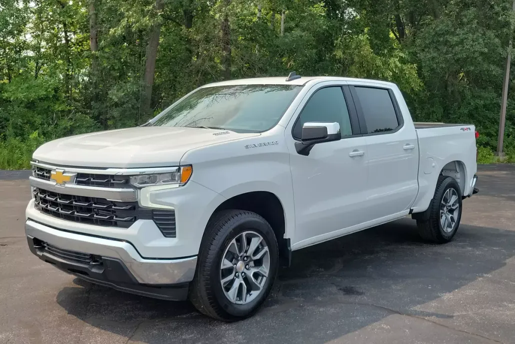 2026 Chevrolet Silverado 1500 LT photo 1