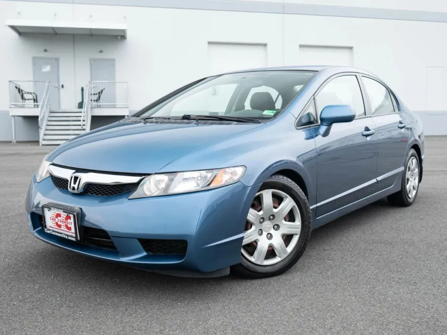 2010 Honda Civic LX photo 1