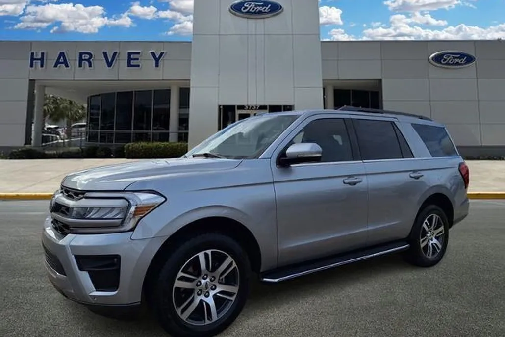 2022 Ford Expedition XLT photo 1