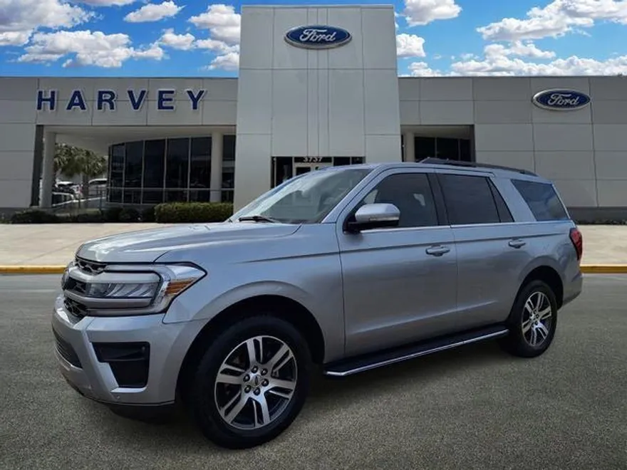 2022 Ford Expedition XLT photo 1