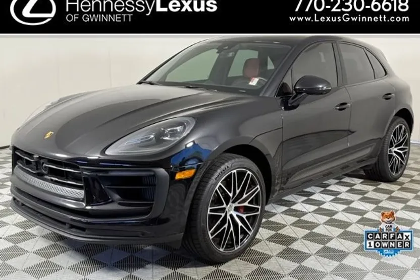 2023 Porsche Macan S photo 1