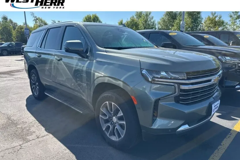 2023 Chevrolet Tahoe LT photo 1