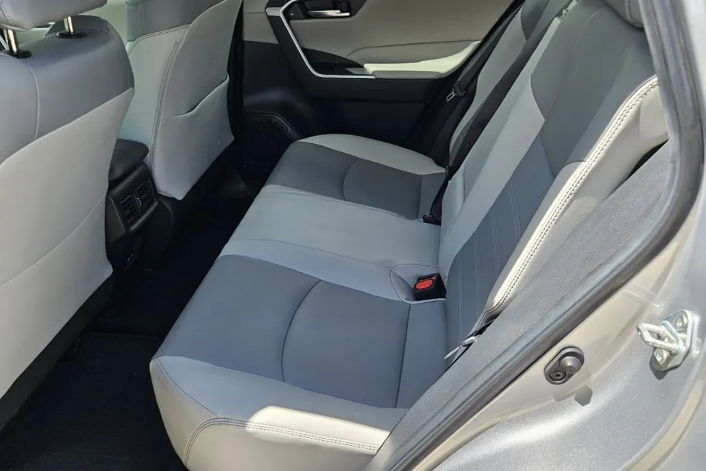 2022 Toyota RAV4 XLE Premium photo 1