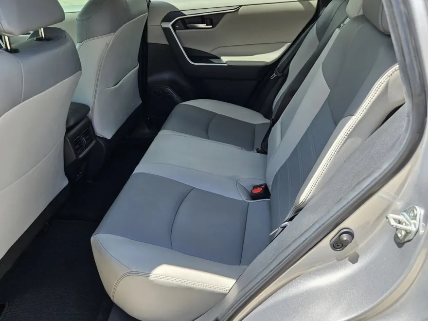 2022 Toyota RAV4 XLE Premium photo 1