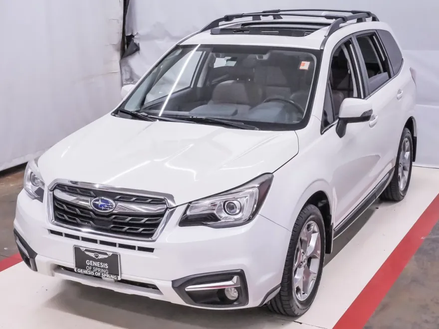 2017 Subaru Forester Touring photo 1