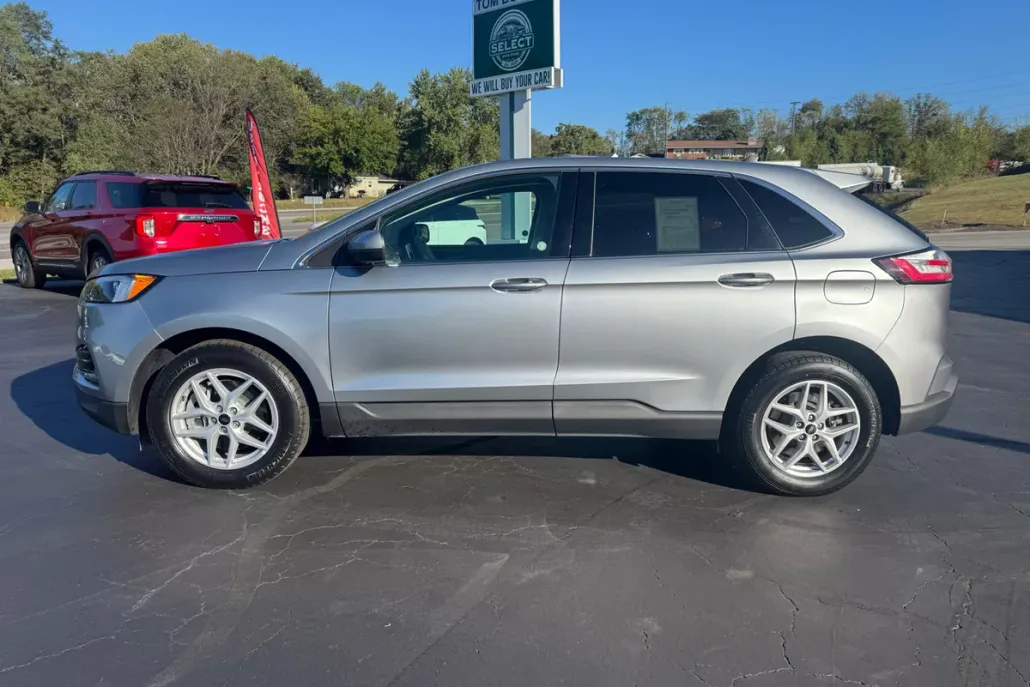 2024 Ford Edge SEL photo 1