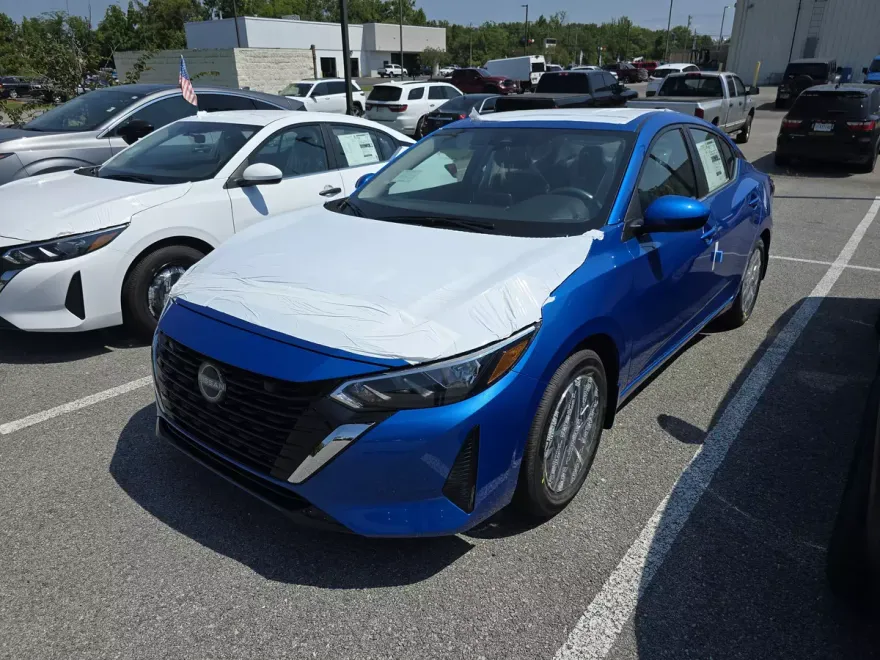 2025 Nissan Sentra SV photo 1