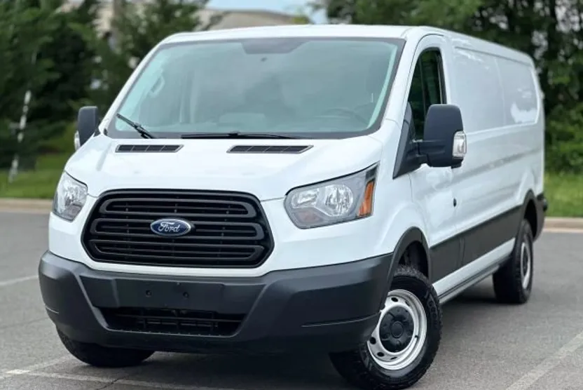 2019 Ford Transit Van photo 1